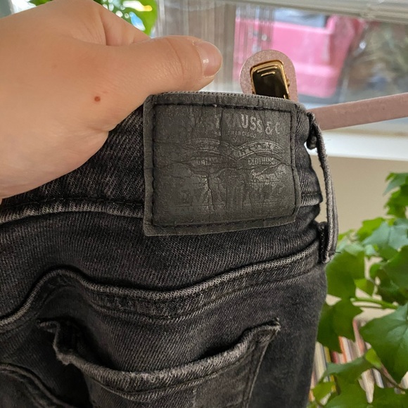 Black 711 Skinny Levi’s - Picture 6 of 6